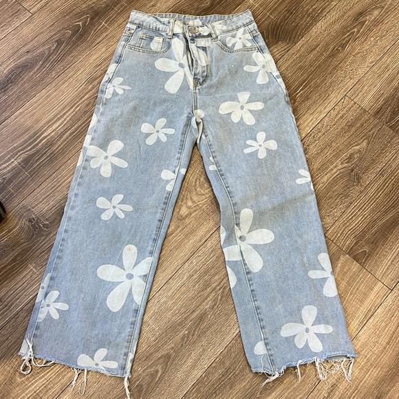 Floral Printed Denim Jeans (size xs) - Picture 1 of 7